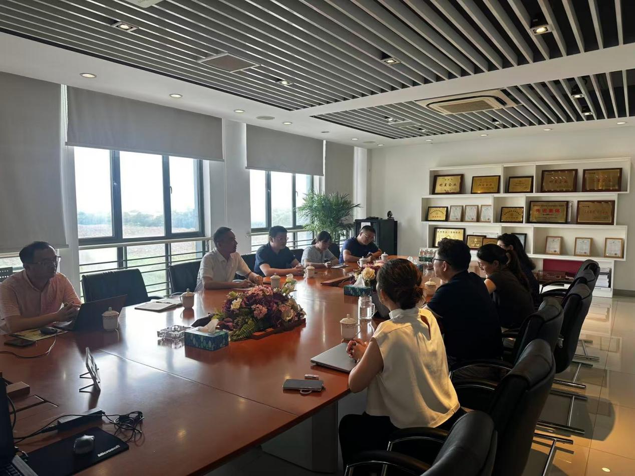 共商数智化转型背景下商科人才培养—数智商贸学院走进常州天晟新材料集团