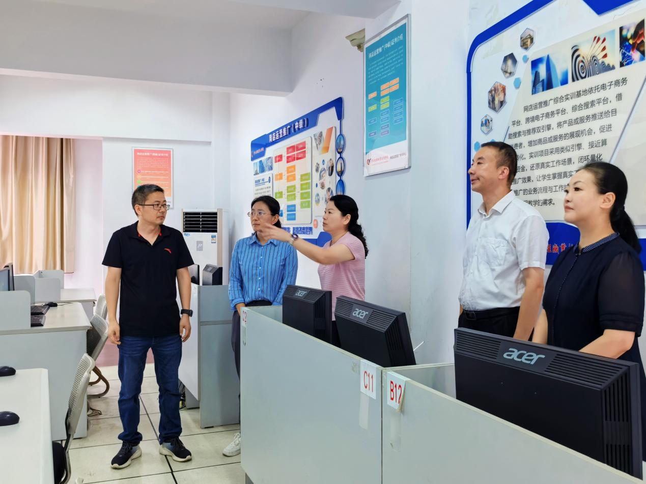 数智商贸学院组织开展“开学第一课”推门听课活动